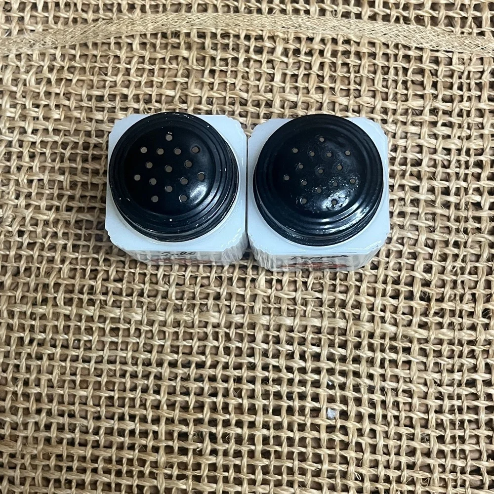 Vintage White Glass Salt and Pepper Set Cottage Farmhouse Floral - Picture 5 of 5